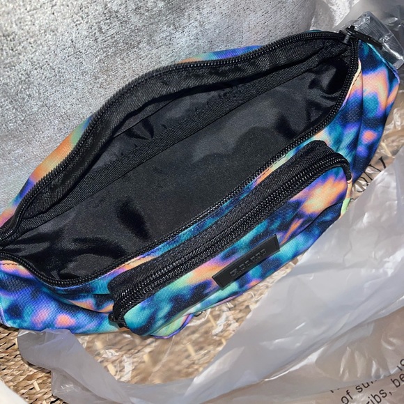 PINK Victoria Secret belt bag NWT - Picture 5 of 7